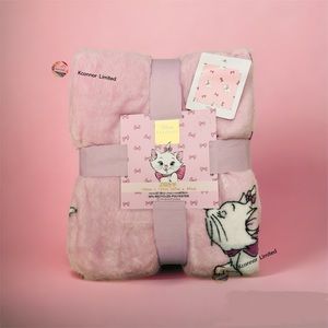 Disney Aristocats Marie Cat Throw